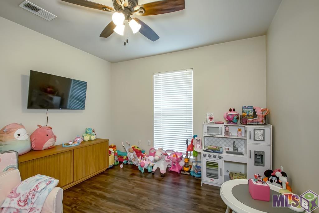 13918 Red River Ave