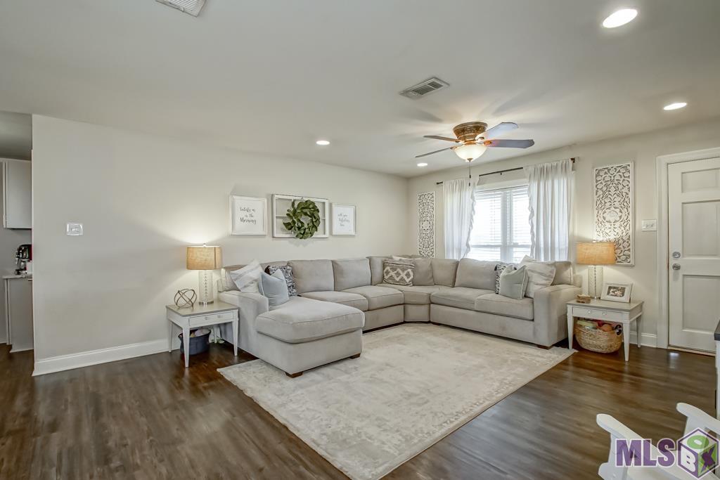 13918 Red River Ave