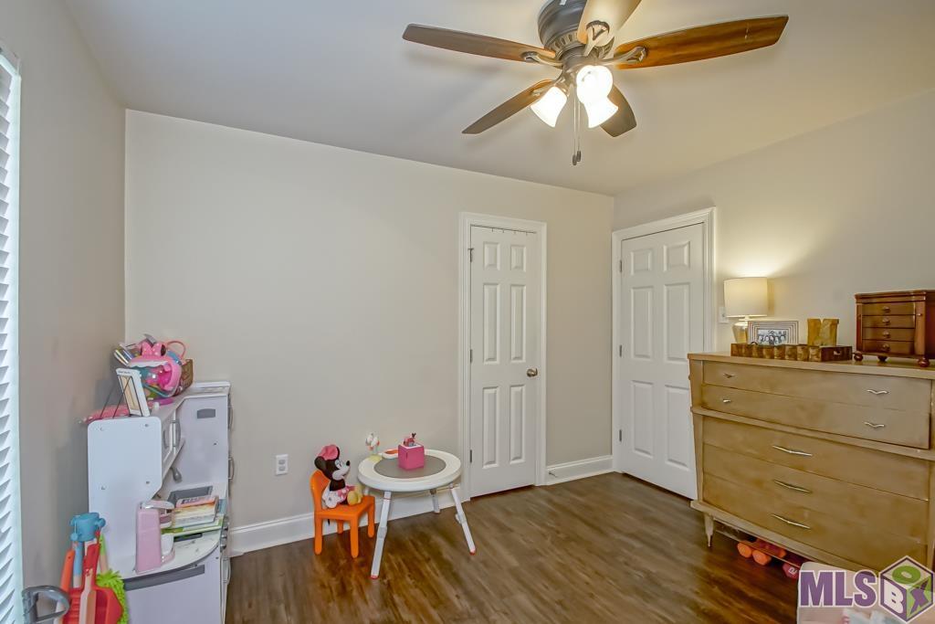 13918 Red River Ave
