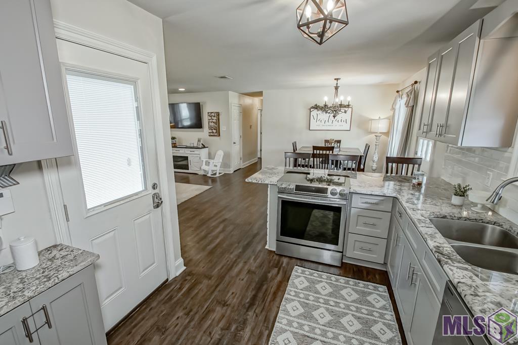 13918 Red River Ave