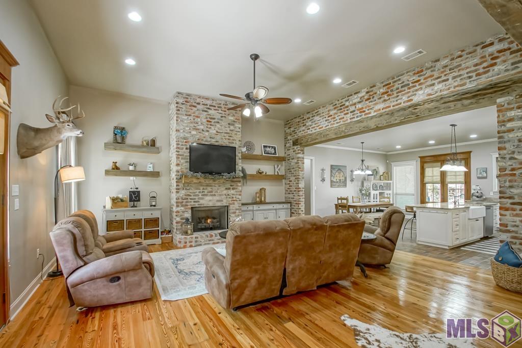 15803 Peairs Rd