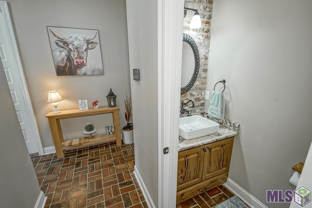 15803 Peairs Rd