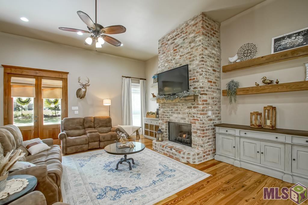 15803 Peairs Rd