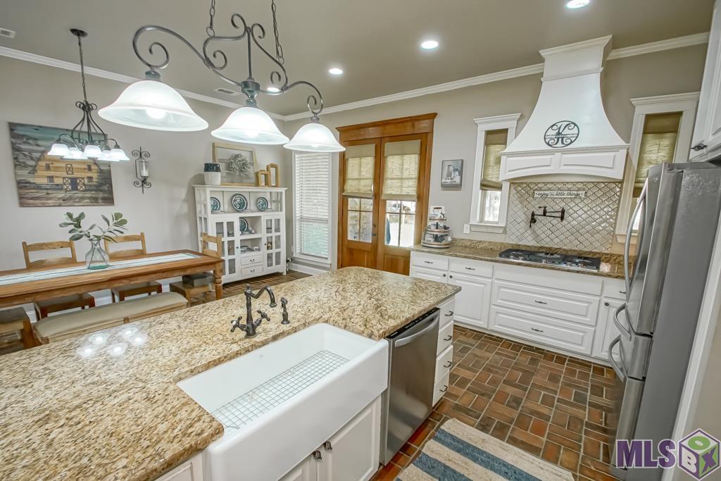 15803 Peairs Rd