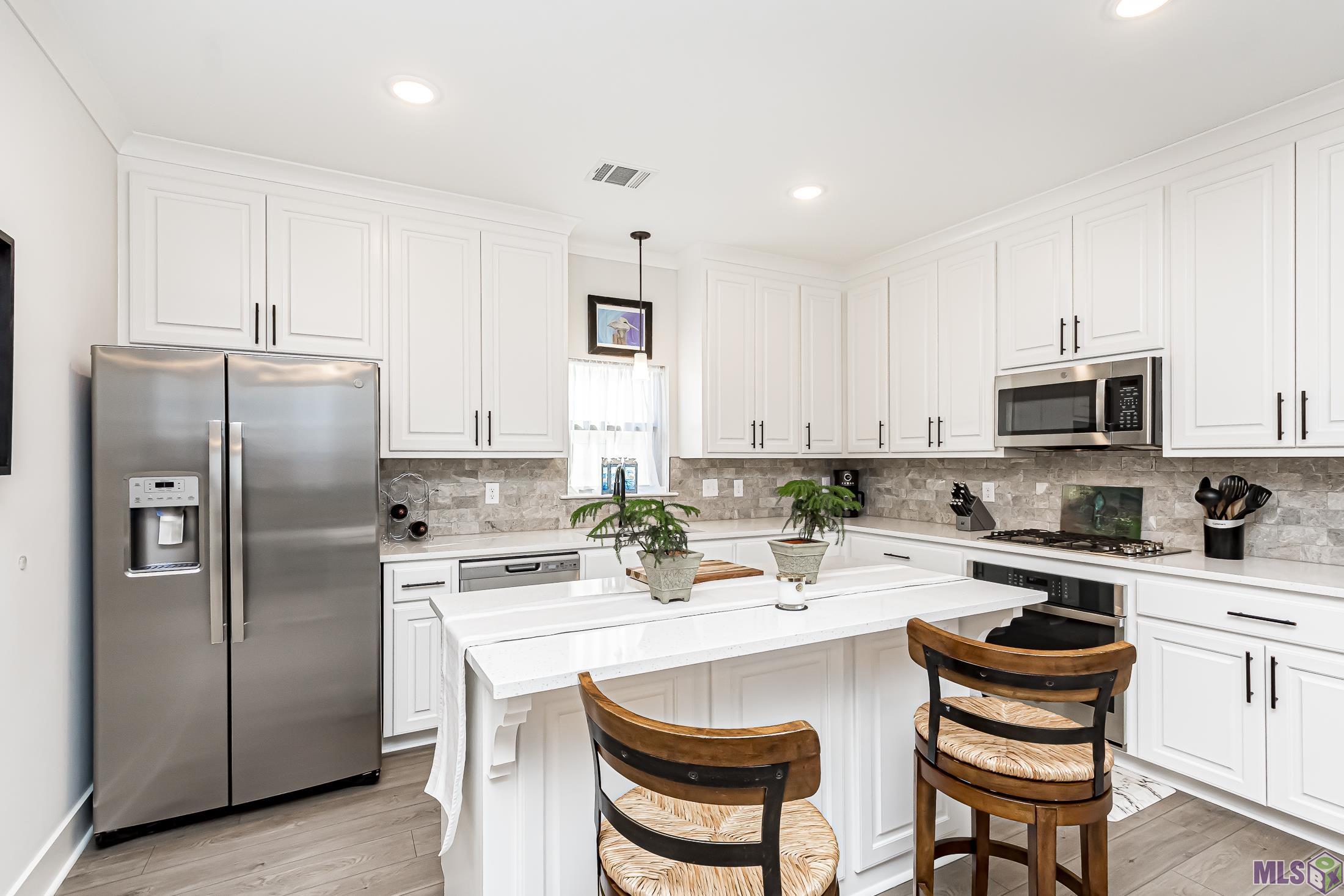 10106 Grayton Dr