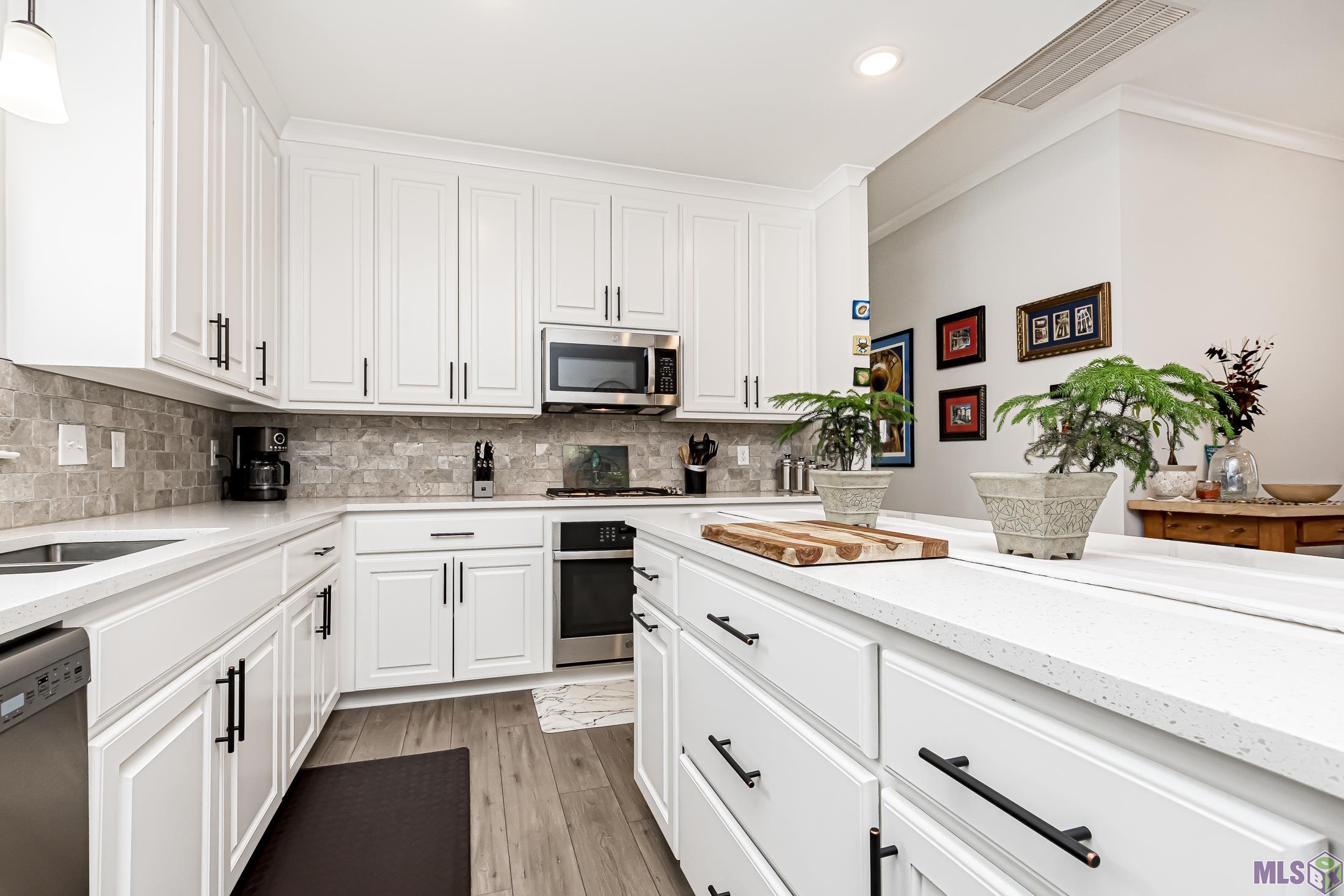 10106 Grayton Dr