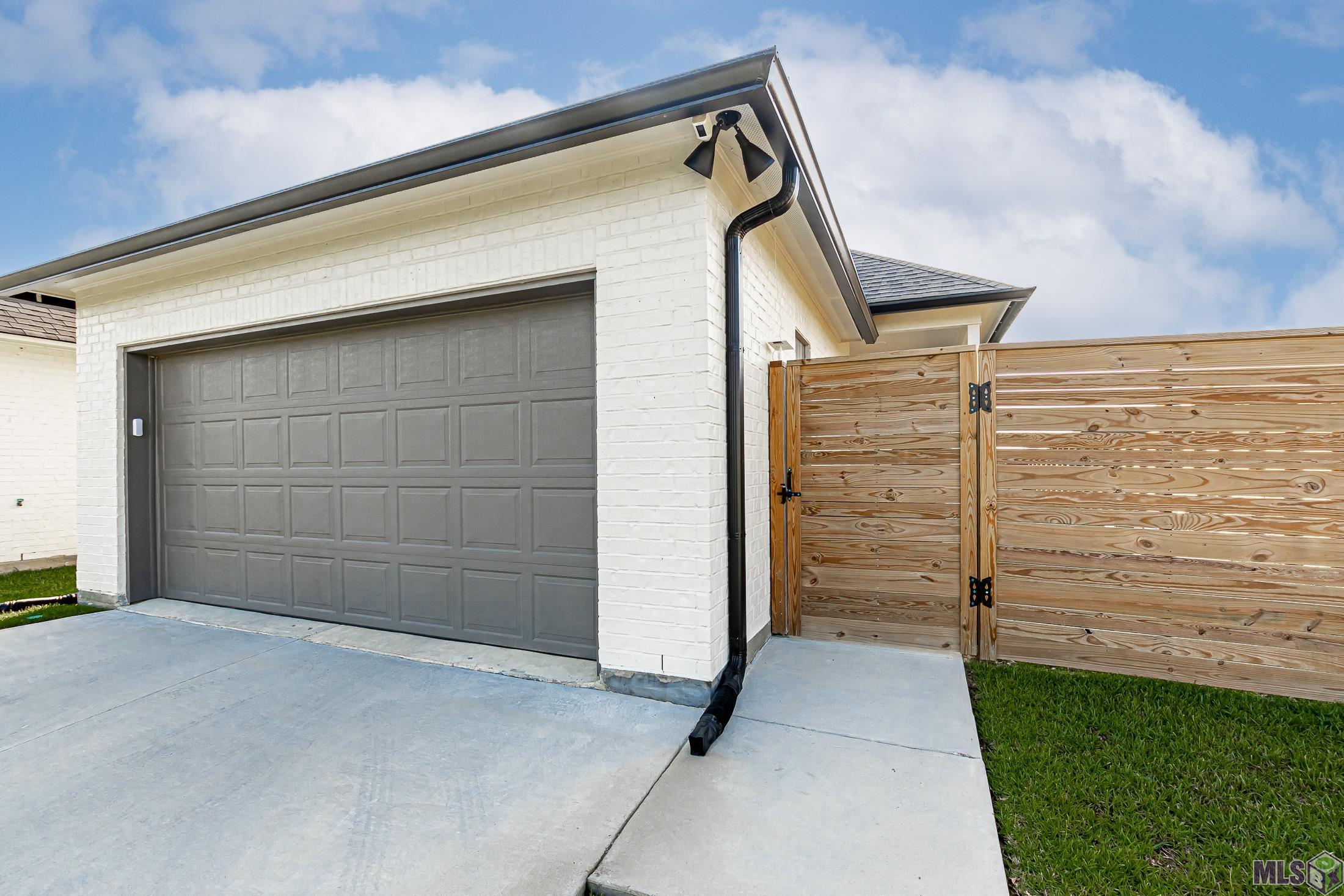 10106 Grayton Dr