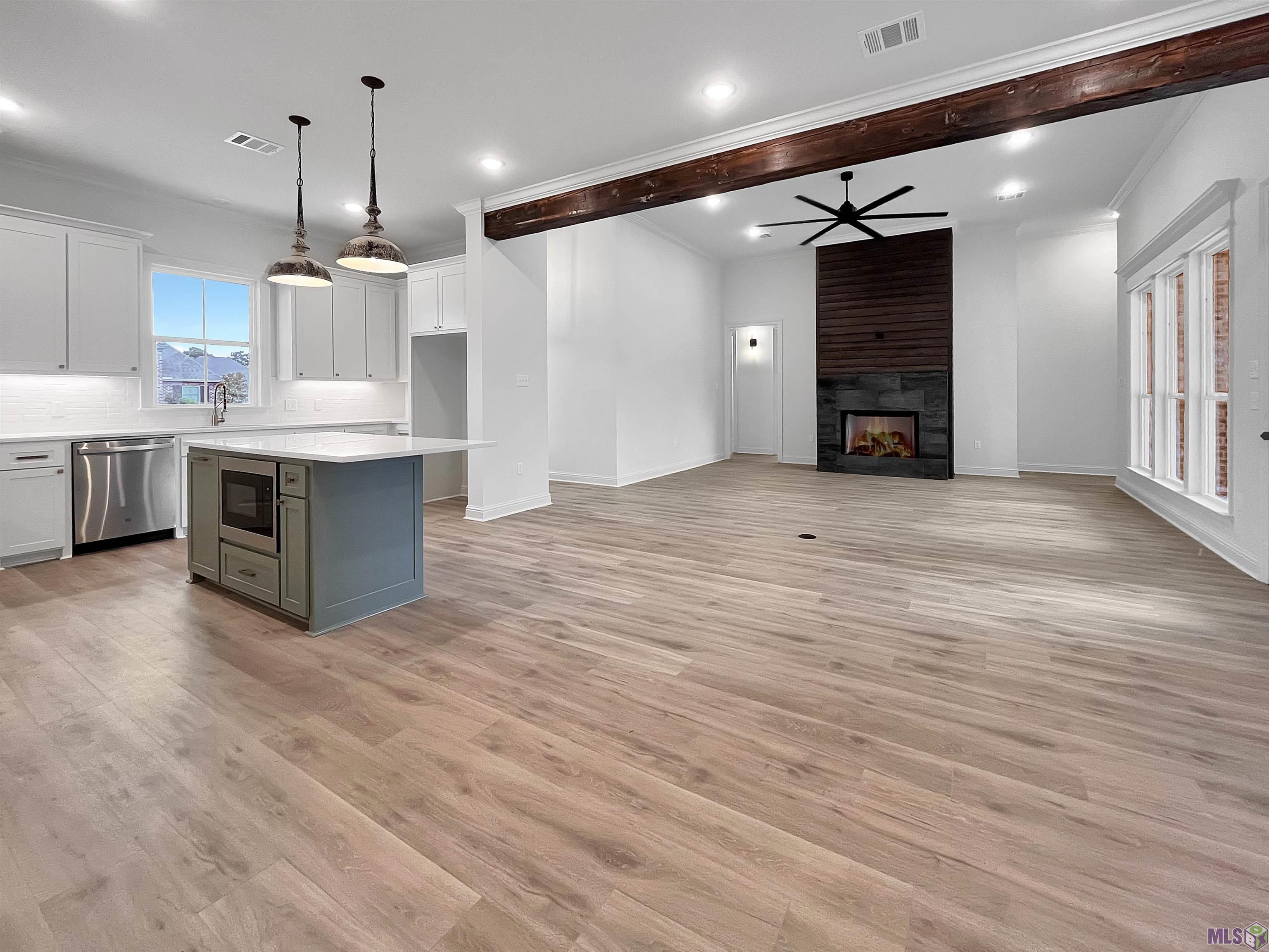 7283 Effie Dr