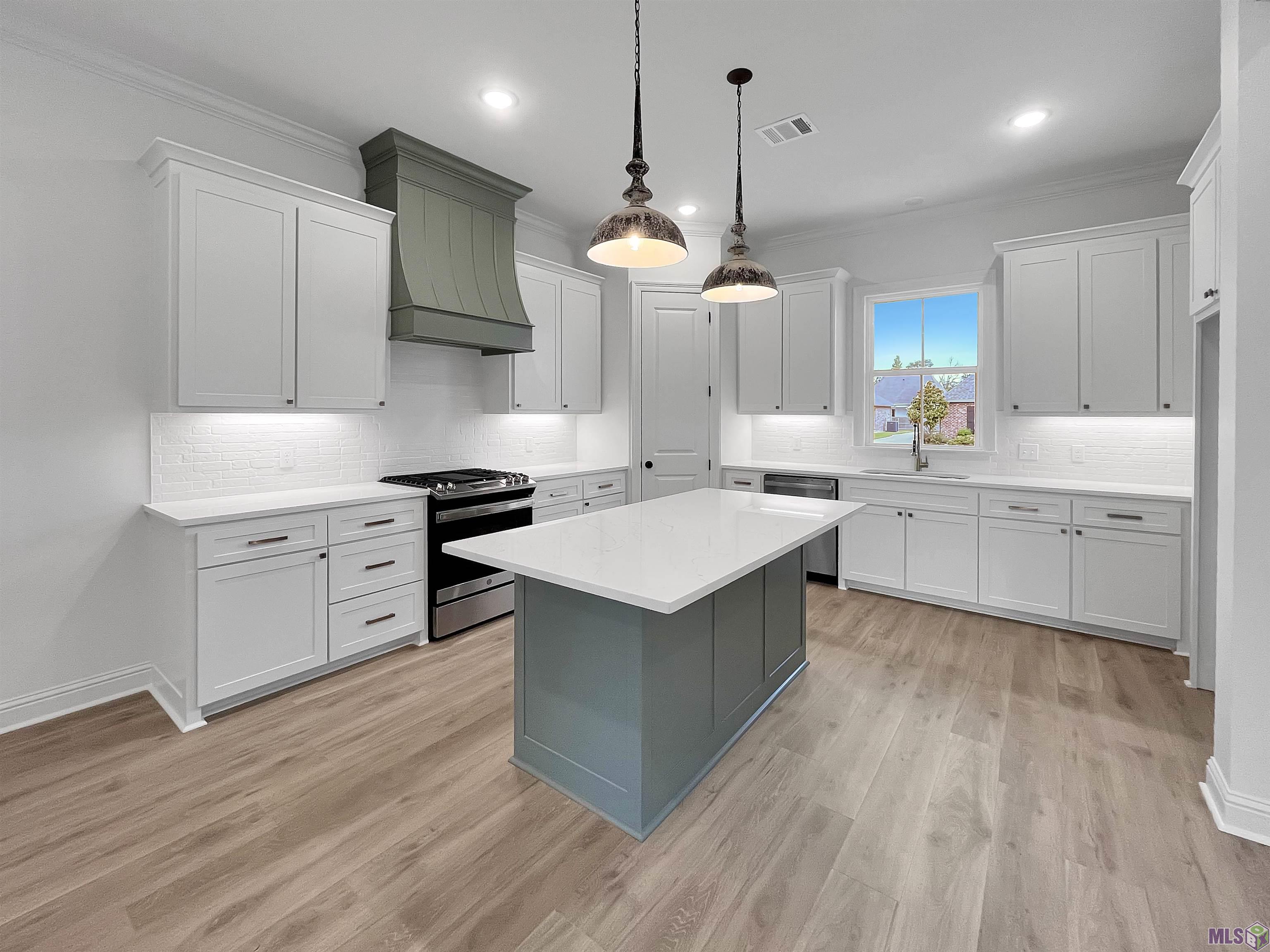 7283 Effie Dr