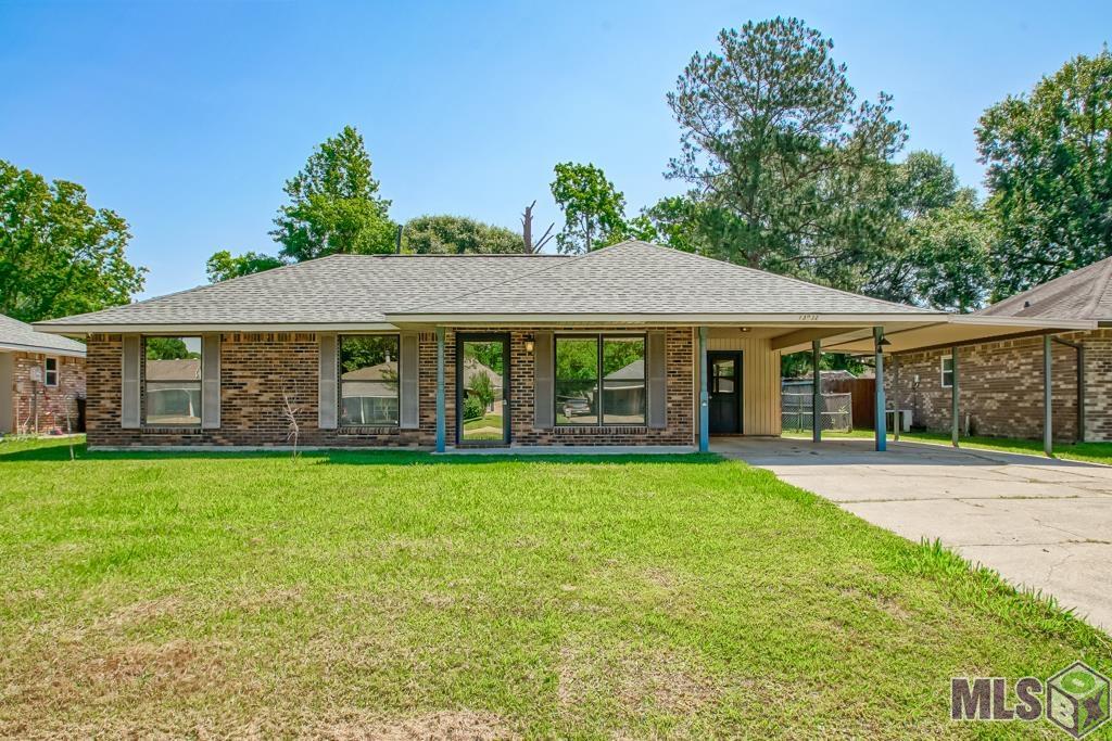 13932 Spreading Oaks Dr