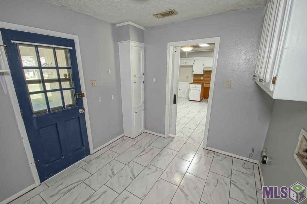 13932 Spreading Oaks Dr