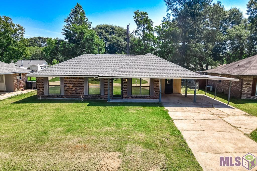 13932 Spreading Oaks Dr