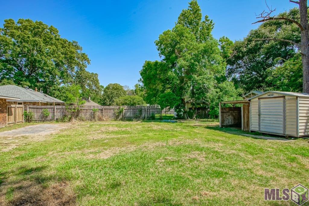 13932 Spreading Oaks Dr