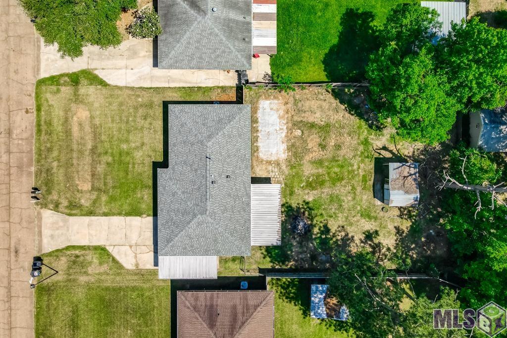 13932 Spreading Oaks Dr