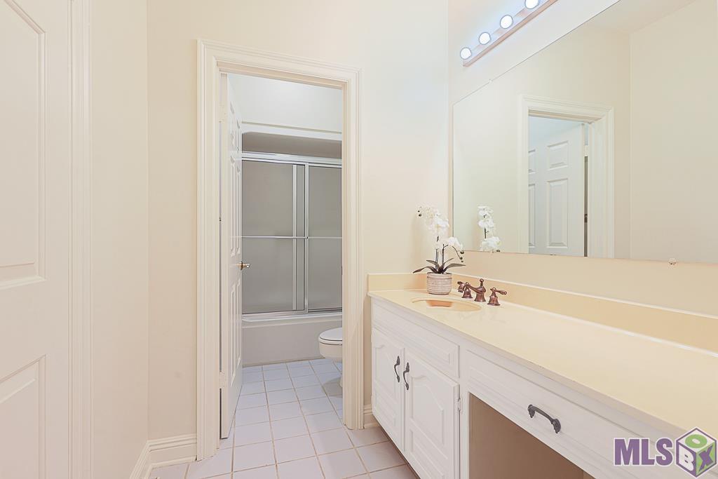 19113 W Piney Point Ave