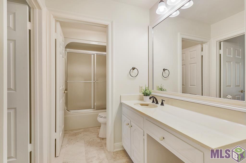 19113 W Piney Point Ave