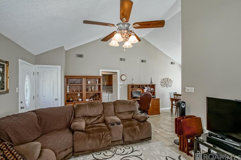 16744 Dry Creek Dr