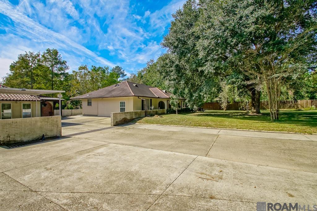 16720 Tiger Bend Rd