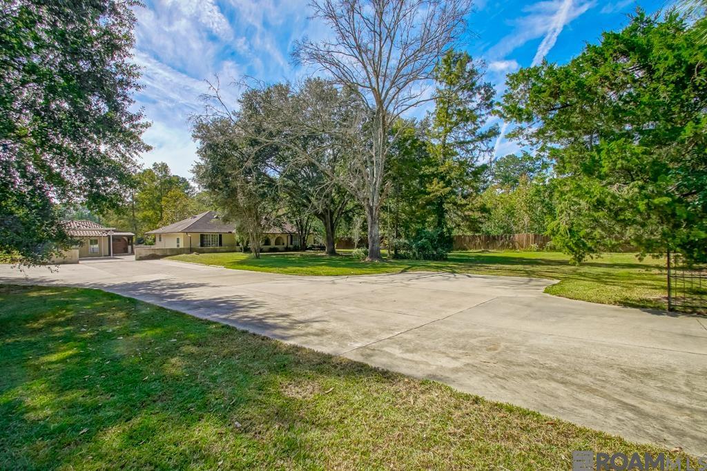 16720 Tiger Bend Rd