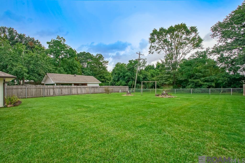 1212 Weeping Willow Dr