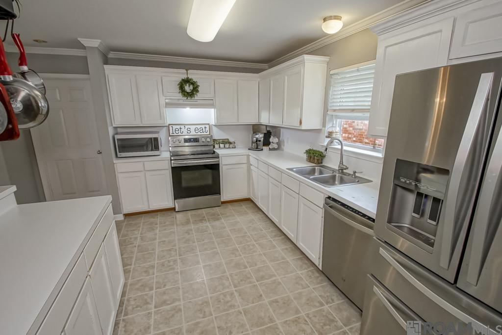 23449 Springhill Dr