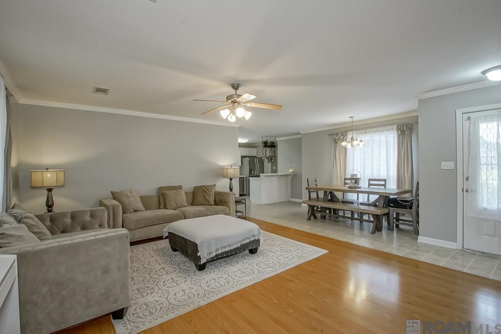23449 Springhill Dr