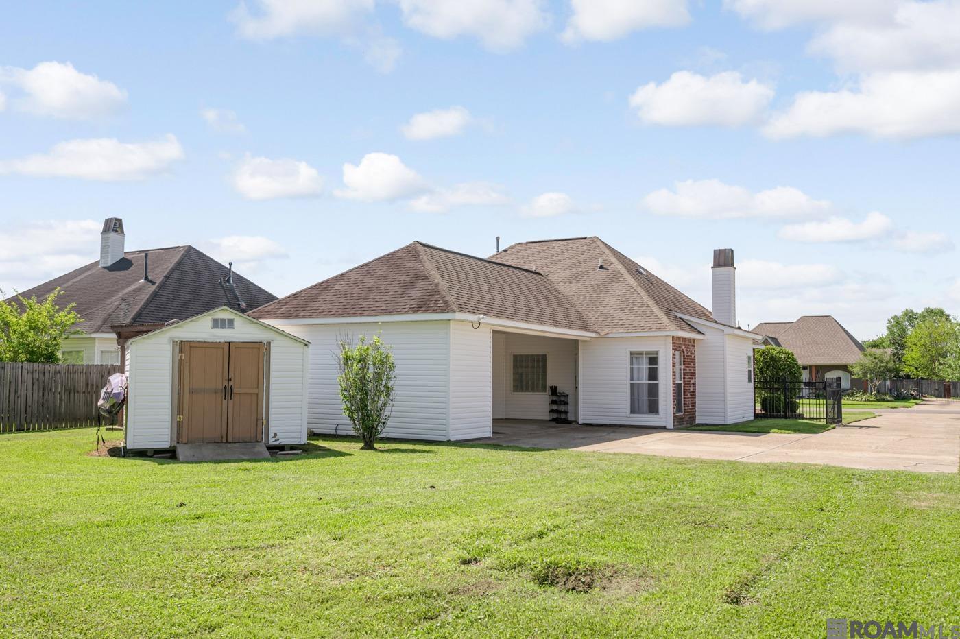 1493 Old Barnwood Ave