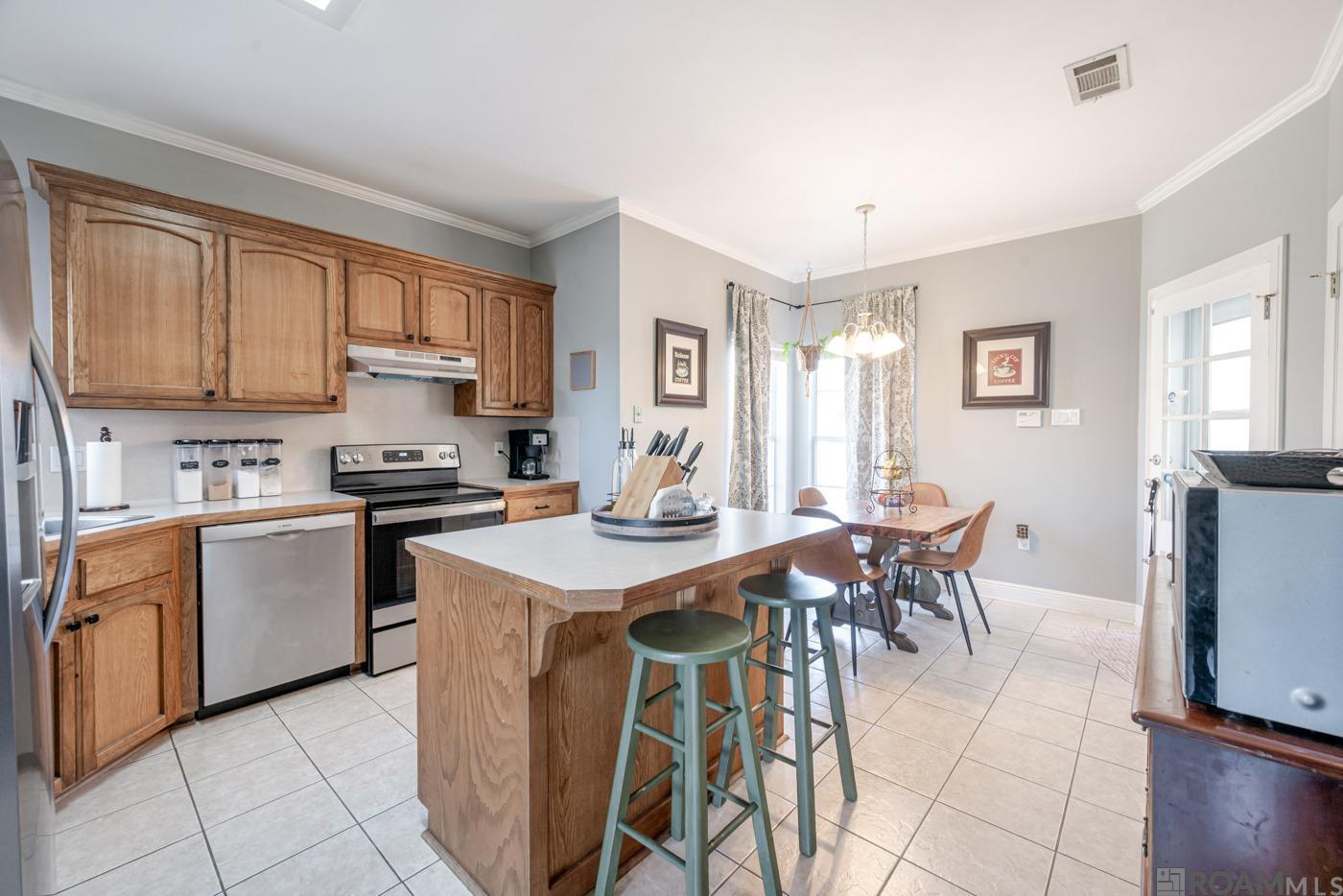 1493 Old Barnwood Ave