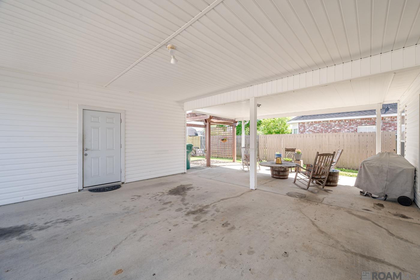 1493 Old Barnwood Ave
