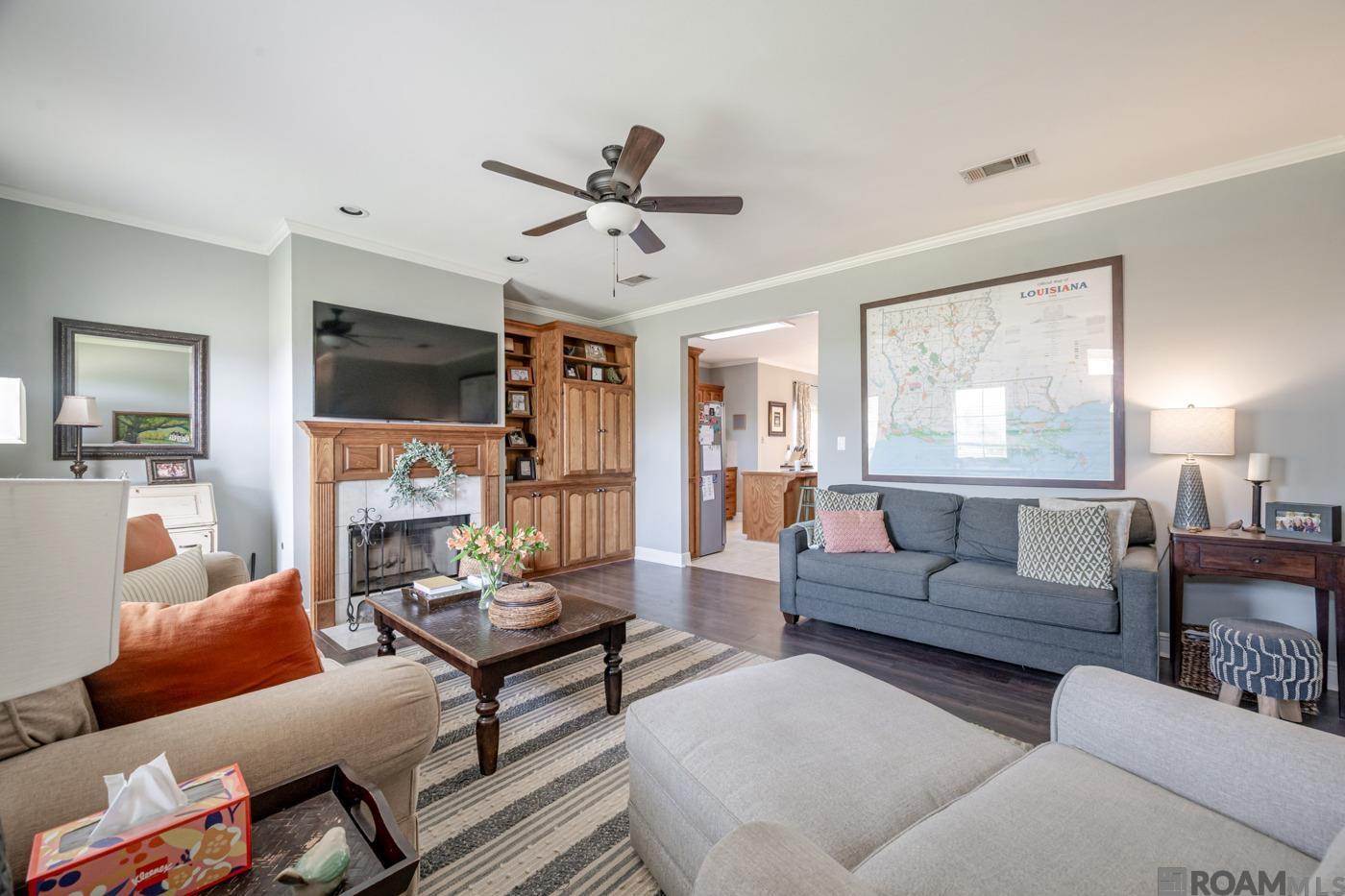 1493 Old Barnwood Ave