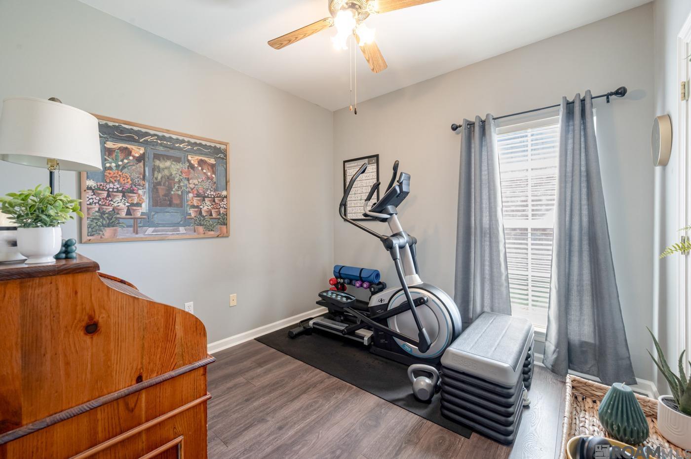 1493 Old Barnwood Ave