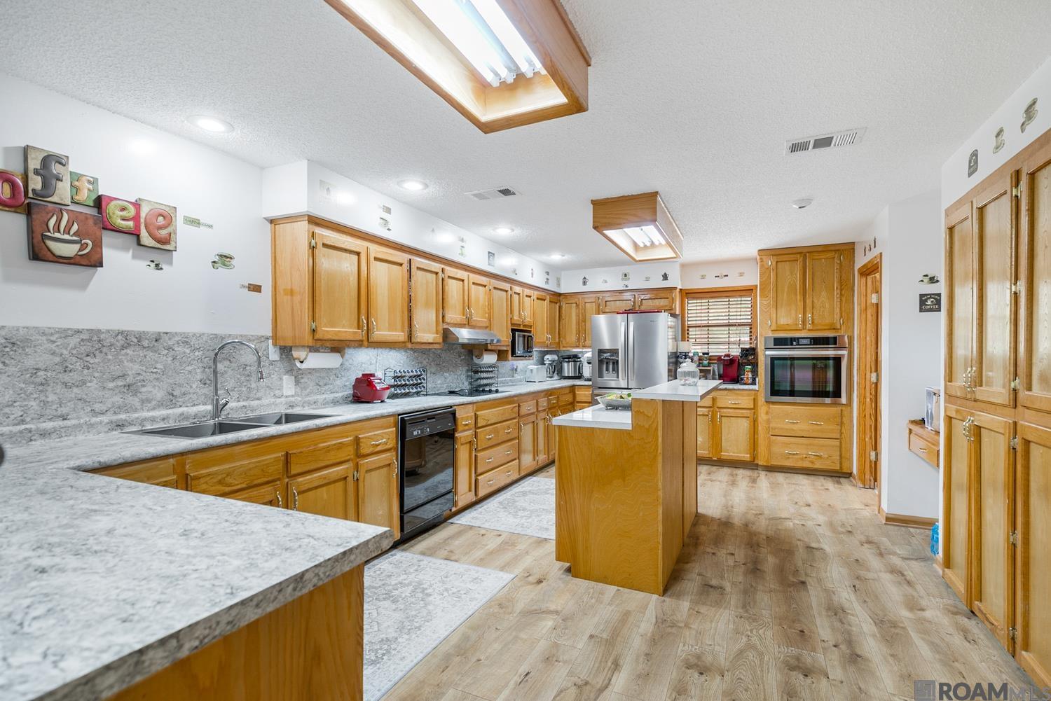 22314 Rolling Acres Dr