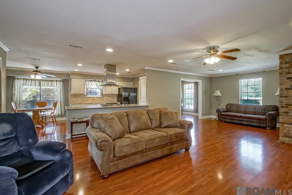 6416 Bridgeport Dr