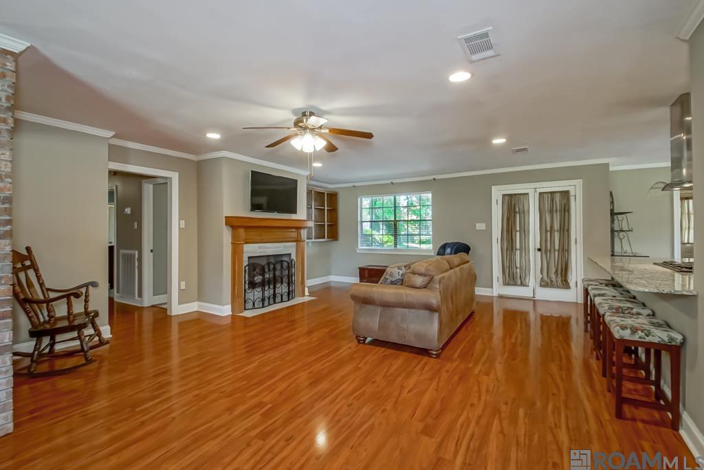 6416 Bridgeport Dr