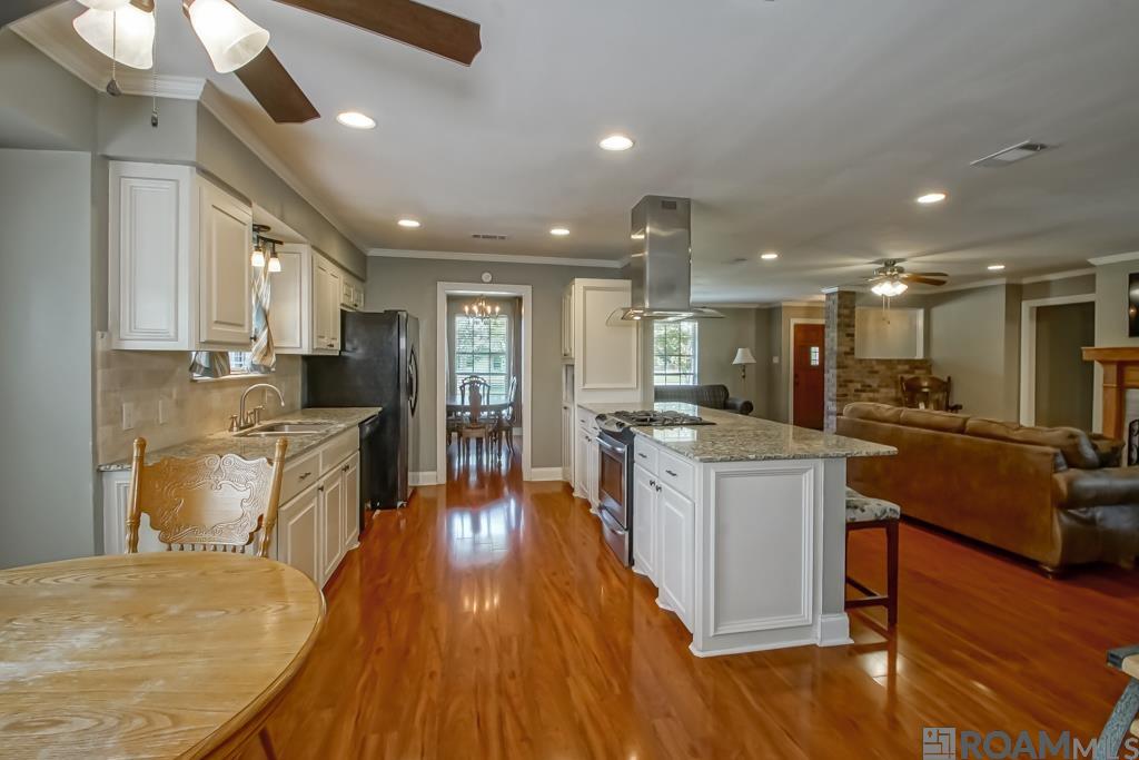 6416 Bridgeport Dr