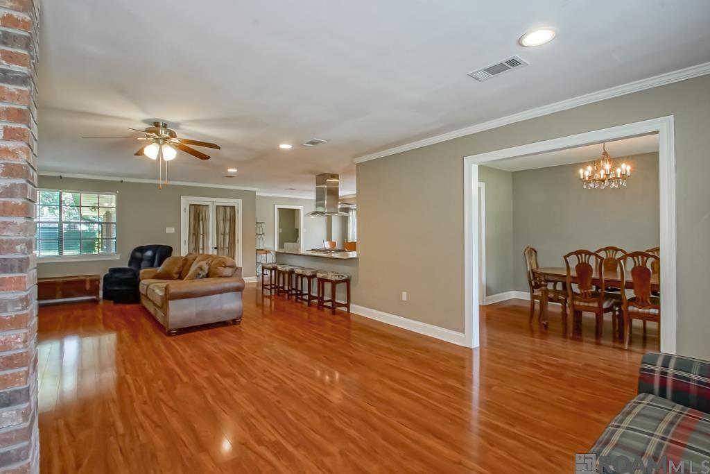 6416 Bridgeport Dr