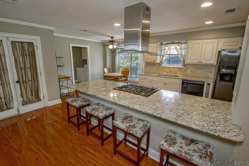 6416 Bridgeport Dr