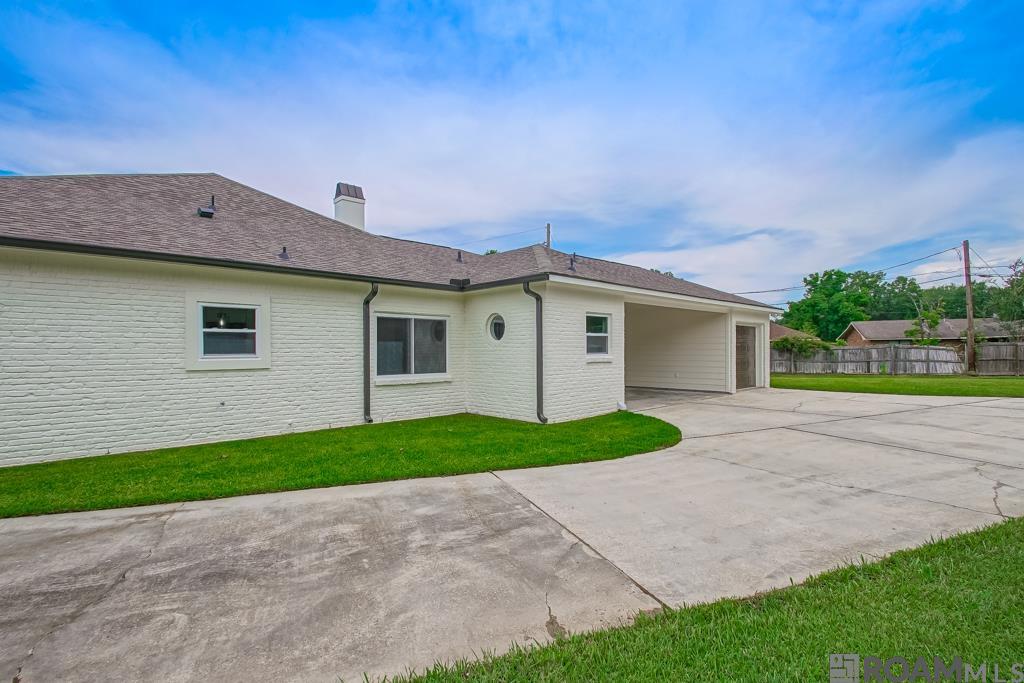4607 Chapeau Dr