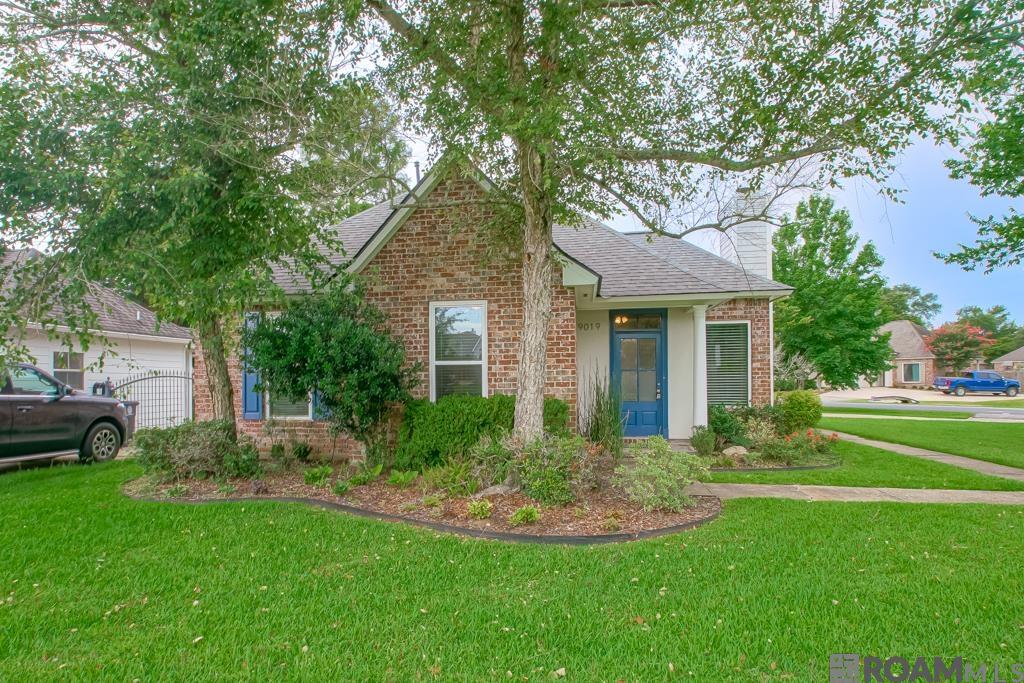 19019 W Lake Terrace Dr