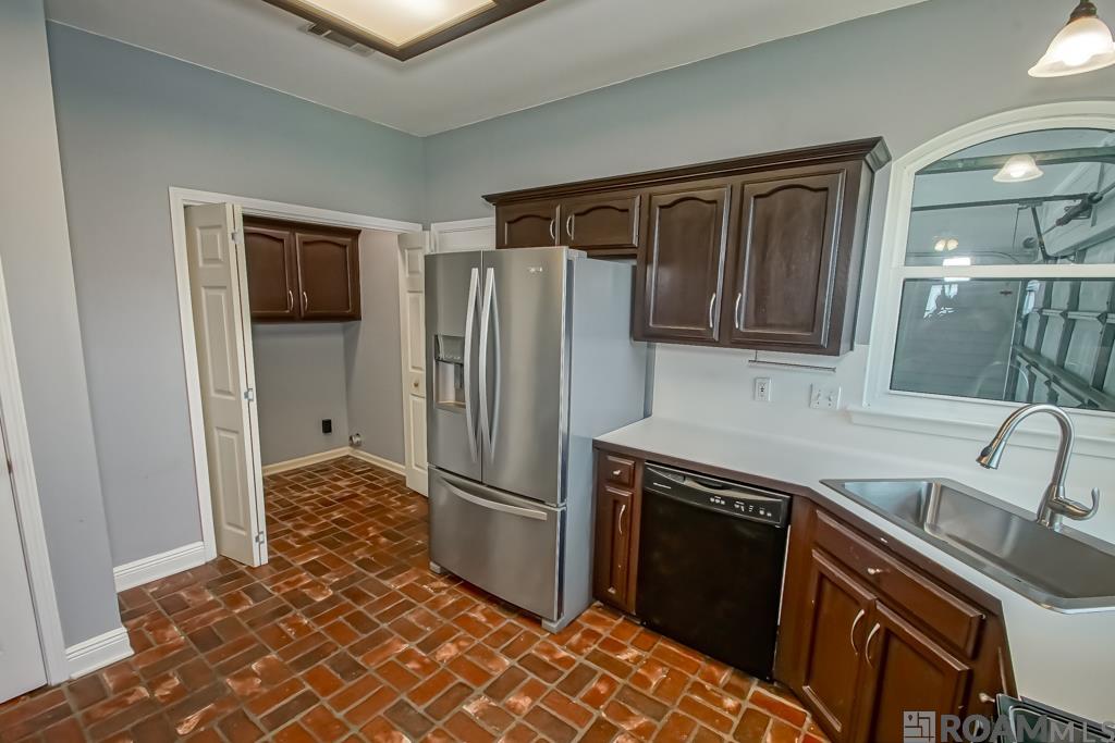 19019 W Lake Terrace Dr