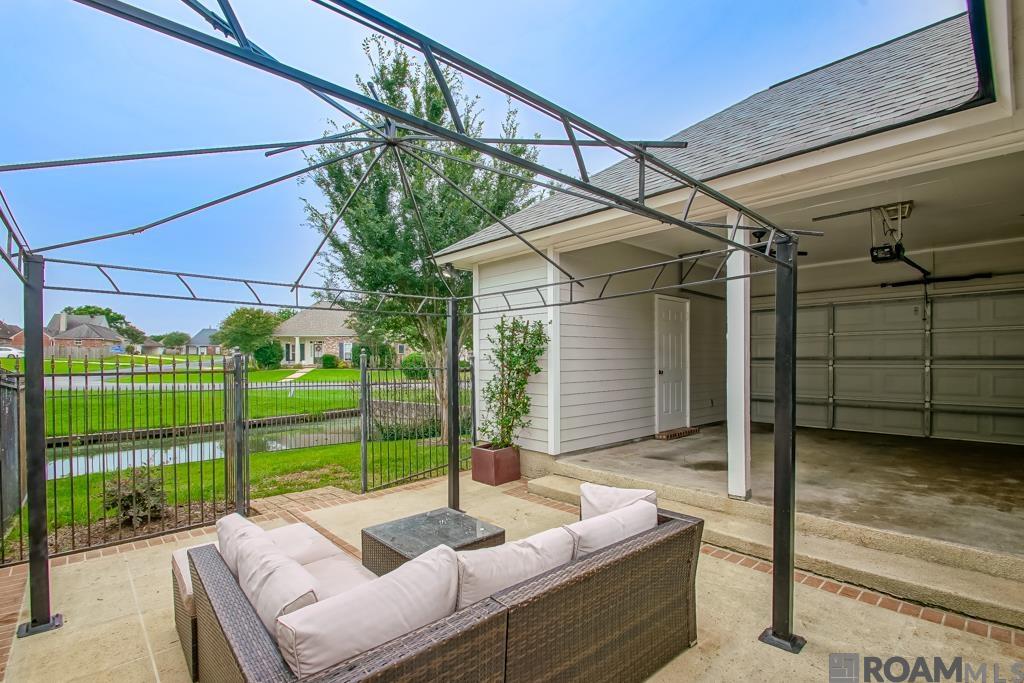 19019 W Lake Terrace Dr