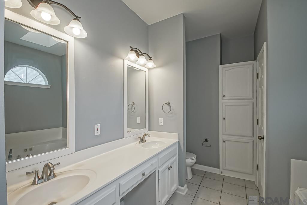 19019 W Lake Terrace Dr