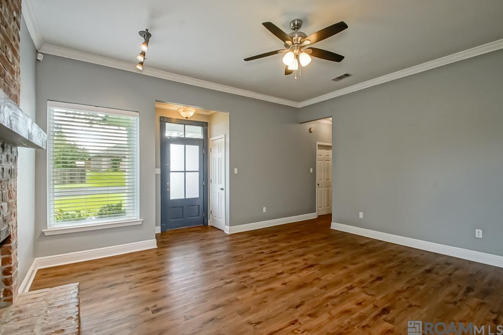 19019 W Lake Terrace Dr