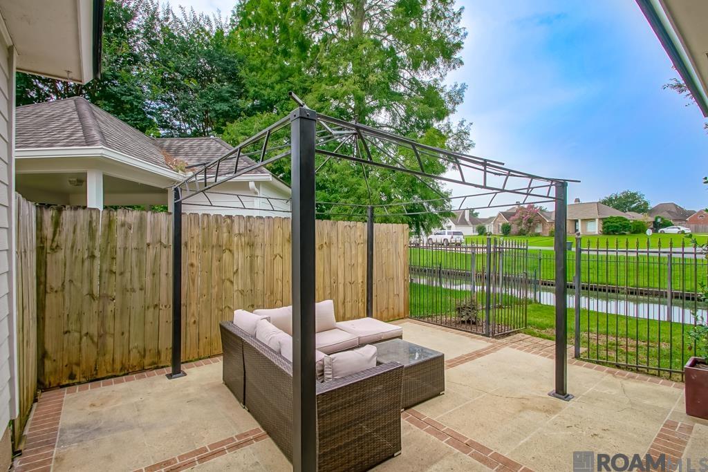 19019 W Lake Terrace Dr