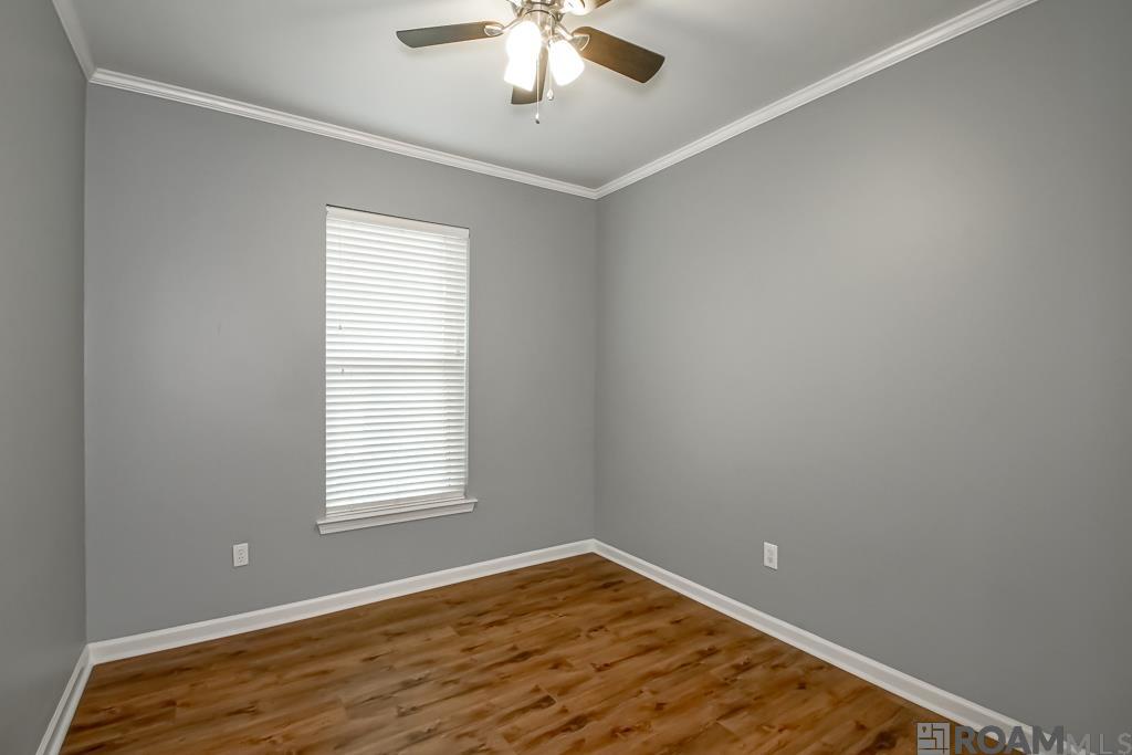 19019 W Lake Terrace Dr