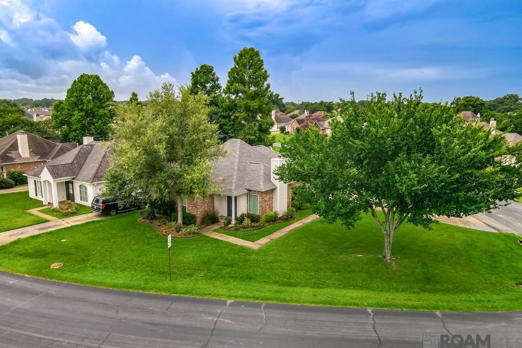 19019 W Lake Terrace Dr