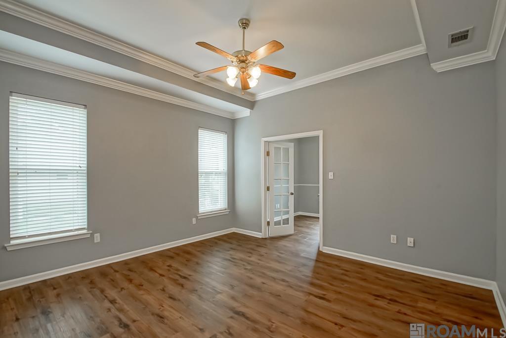 19019 W Lake Terrace Dr