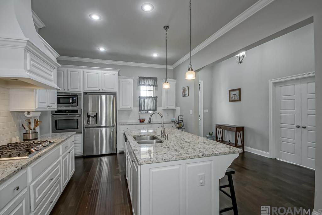 16124 Blackstone Dr