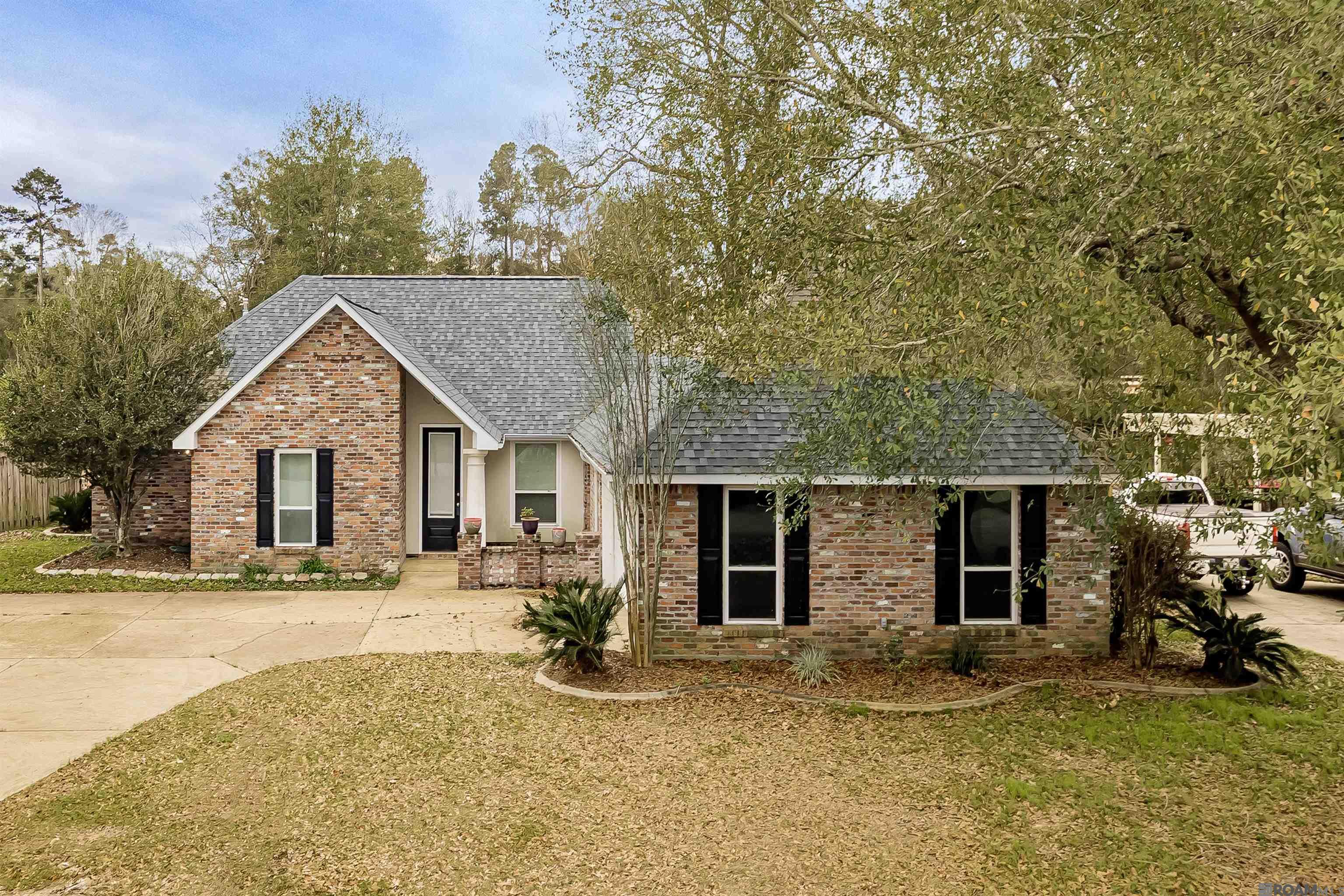 7382 Lake Meadow Dr