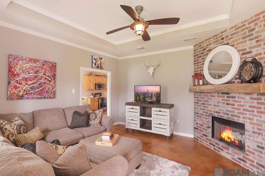 7675 Elmwood Dr
